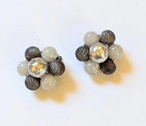 Vintage 50er Jahre silberfarbene graue Silber Cluster Ohrclips signiert w. Germany - Bild 1 von 4