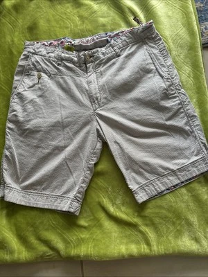 ROBERT GRAHAM PANTALONES CORTOS PARA HOMBRE CORTE CLÁSICO GRIS RAYAS TALLA 36 ENTREPIERNA 10" Foto 1 de 4
