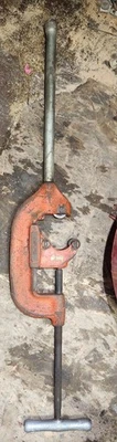 RIDGID NO. 4-S HEAVY DUTY PIPE CUTTER 2" TO 4" With Extra Handle - Image 1 of 4
