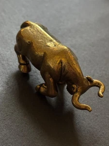 Massive Stierfigur aus Messing | Dekofigur | Tierfigur Stier Geschenkidee Aktien - Bild 1 von 3
