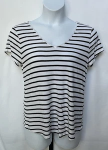 White House Black Market ladies size M blouse with V-neck and stripe print. - Picture 1 of 7