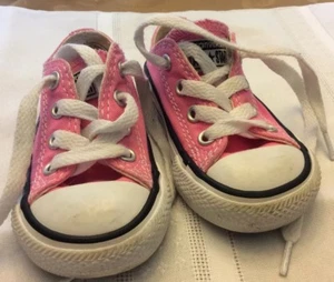 Converse All Star Shoes Pink & White Infant Toddler Size 4 - Picture 1 of 5