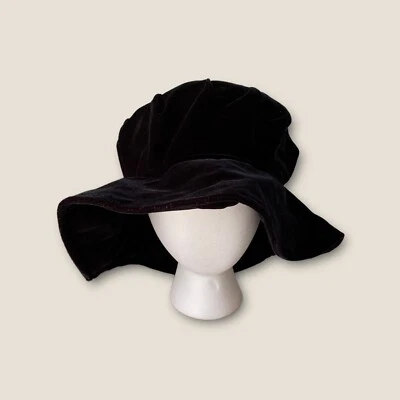 Sombrero de terciopelo negro ala ancha Eric Javits Foto 1 de 4