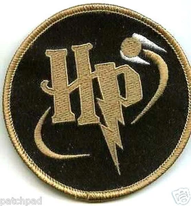 FEINE BRITISCHE HARRY POTTER SERIE: GOLDSPITZEL SUCHENDER QUIDDITCH WELTCUP AUFNÄHER - Bild 1 von 12