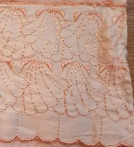 THE AVANTI LOOK Bath Towel Dressy Peach Embroidered Shell Scalloped Trim 25x49 - Picture 1 of 9