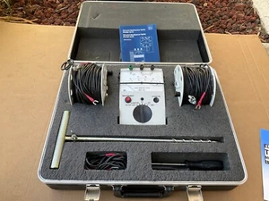 AEMC Model 3610 Earth Ground Resistance Tester Complete Kit in Case - Picture 1 of 8