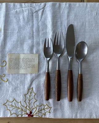 De Colección DANSK Fjord 1 Juego de 4 Piezas Servicio Madera de Teca e Inoxidable ¡Hermoso! Foto 1 de 3