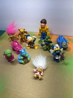 Lote de brinquedos temáticos vintage do McDonald’s gaveta de lixo Smurfs Trolls - Imagem 1 de 4