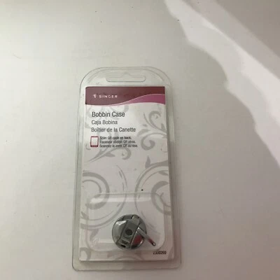 Estojo de bobina SINGER® para máquinas de costura com sistema de bobina de carregamento frontal classe 15 - Imagem 1 de 2