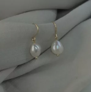 Orecchini Pendenti Orecchini Perle Ovali Barocche Placcati Oro 18K 6-7mm - Foto 1 di 4