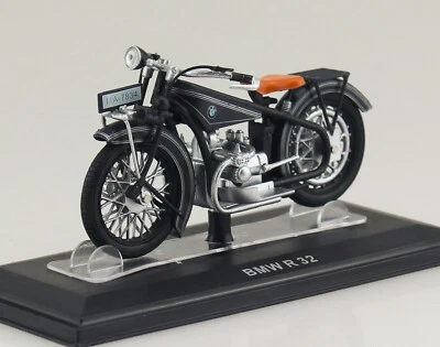 BMW R32 hell  1:24 Motorrad- Modell  - Bild 1 von 3