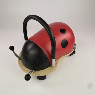 The Original WHEELY BUG 7502 Pequeno Lady Bug Scooter Príncipe Coração de Leão 15" de comprimento - Imagem 1 de 4