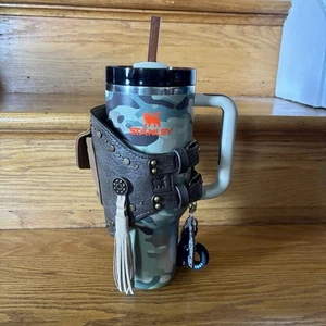 Stanley X Post Malone SELLADO Posty Co 40 OZ CON BOLSA Camuflaje Agotado Apagador - Imagen 1 de 3