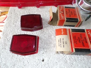 A pair of 1941-1947 Pontiac tail light lenses - Foto 1 di 2