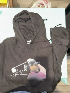 Delta Fleece Golf Hoodie Tiger Woods Graphic Print Mens Size Large - Picture 1 of 4