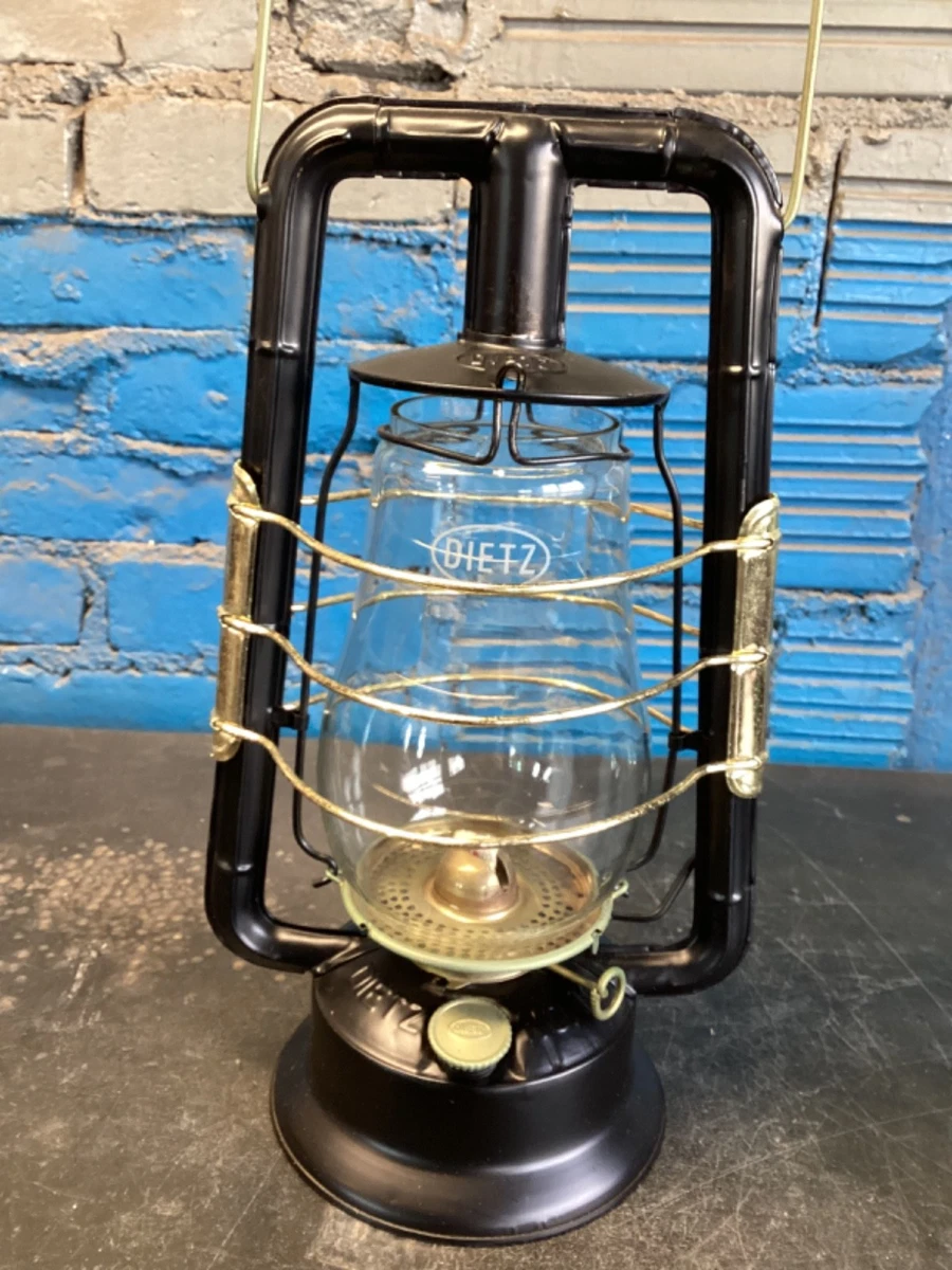 Dietz Monarch Lantern In Collectible Railroad Lanterns & Lamps for
