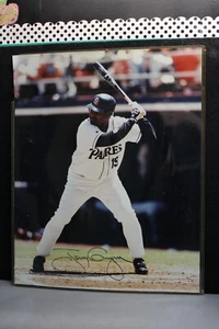 Tony Gwynn Signed 20" x 16" poster W/TRISTAR COA - Picture 1 of 5