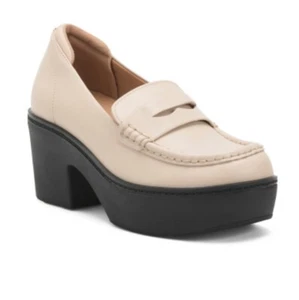 FITFLOP NIB PILAR LEATHER CHUNKY PLATFORM LOAFERS STONE BEIGE & BLACK Size 8 - Picture 1 of 8