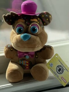 Peluche Funko exclusivo de Five Nights At Freddy’s Candy Freddy Funko Shop FNAF - Imagen 1 de 4