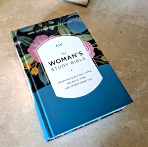 NIV, The Woman's Study Bible, HB, Full-Color: Receiving God's Truth FAST SHIPPIN - Picture 1 of 2