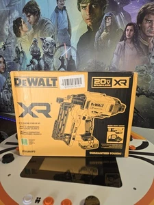 Dewalt 20V Max XR 9 GA Cordless Fencing Stapler Kit Brand new - Picture 1 of 3