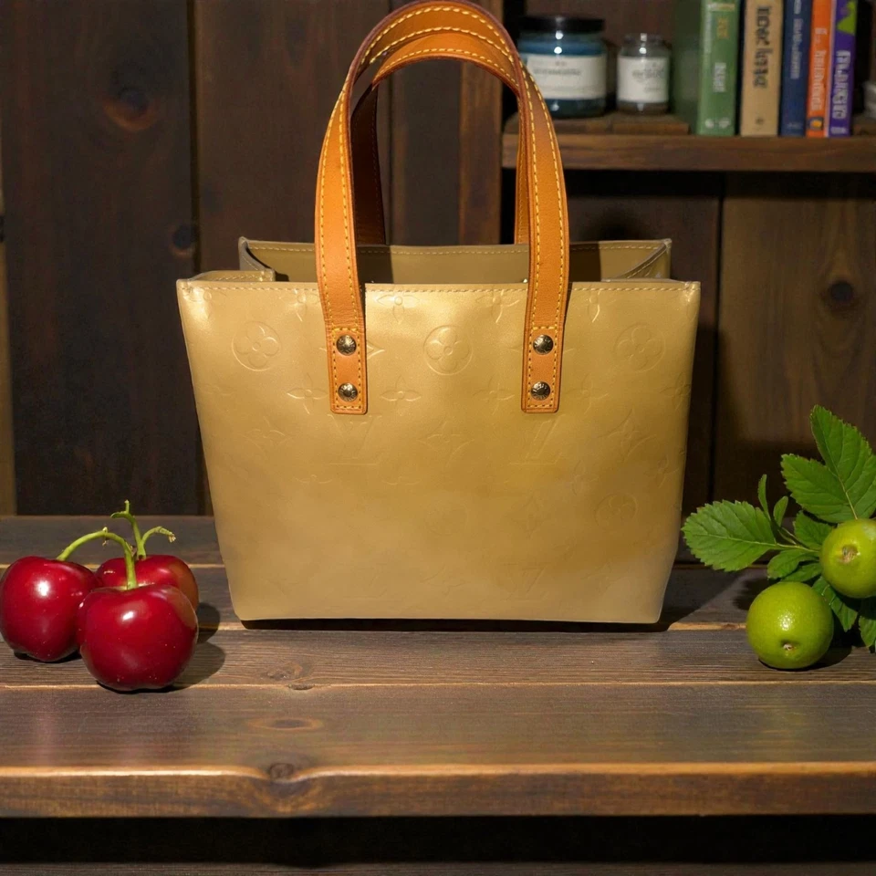 Bolso de mano de colección Louis Vuitton con monograma Vernis Reade PM MI0082 Noisette LV Y2K Foto 1 de 4