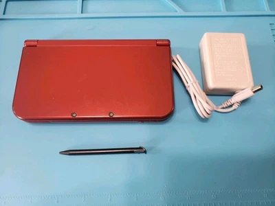 Nueva consola de juegos portátil Nintendo 3DS XL ROJA - IPS TOP/W cargador y lápiz óptico Foto 1 de 4