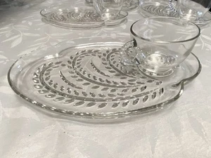 Vintage Federal Glass Hospitality Snack Set Homestead Wheat with 4 Plates 4 Cups - Picture 1 of 4