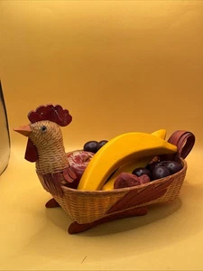 Vintage woven chicken basket with wood fruit - Picture 1 of 17