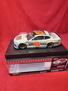 1:24 2019 #8 CATERPILLAR DARLINGTON THROWBACK DANIEL HEMRIC Elite NASCAR Diecast - Picture 1 of 9