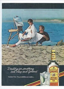 Gordon's Gin 1986 Stampa Pubblicità Uomo Donna Spiaggia Mitchel Grigio Foto - Foto 1 di 7