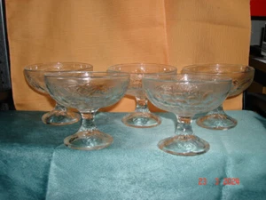 5 Stück Eisschalen Glas 10 hoch 12 Durchmesser aus Gastro - Bild 1 von 2