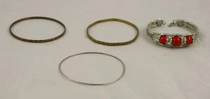 Lote De Colección De 4 Pulseras Estilo Brazalete Tono Plata y Oro 1 Cuentas Rojas Usadas 10 - Imagen 1 de 1