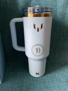 Messi X Stanley 1913 Quencher Pro Tour Flip Straw Tumbler - Messi Striker blau - Bild 1 von 3