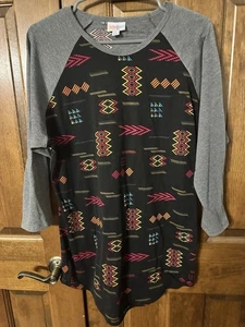 LulaRoe Randy Tee Gray & Black Southwest Aztec Tribal Women's Large - Picture 1 of 7