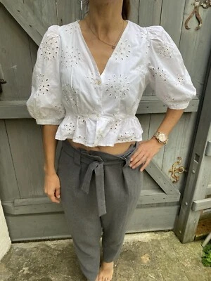 Zara Lochstickerei Crop Bluse Weiß Kurz zu Jeans Hose Rock Gr. S  - Bild 1 von 4