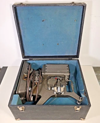 Keystone Model R-8, 8mm Movie Projector, 1939, In Original Case, Works Good - Image 1 of 4