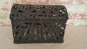 Hermosa jaula de almacenamiento pequeña de hierro oxidado de metal cesta decorativa cofre del tesoro - Imagen 1 de 10