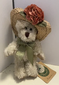 Boyds Bear Collection With Straw Hat Minnie - Picture 1 of 11