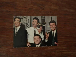 CPM Carte Postale Vintage Postcard 1960's CLIFF RICHARD WITH THE SHADOWS - Picture 1 of 1