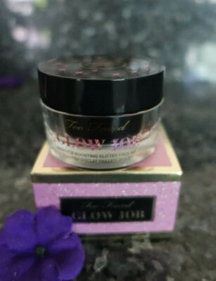 Máscara de brillo Too Face Give Yourself a Glow Job rosa tiara potenciador de brillo 1.6 Foto 1 de 4