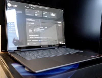 HP OmniBook X Flip 14-fk0773ng / Ryzen AI 7 / 32GB RAM / 1TB SSD / 3K OLED / 14" - Bild 1 von 4