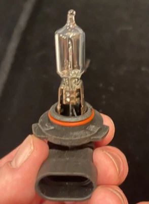 Preloved Sylvania HB3 9005 Headlight Replacement Bulb - USA Made, Excellent Cond - Image 1 of 4