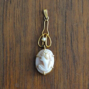 Ciondolo cammeo conchiglia ROSA oro giallo 10 kt fanciulla romana con perla semi vintage - Foto 1 di 8