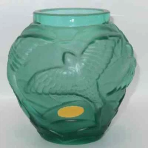 Vintage GERMAN/Bohemian Teal Satin Leaded Crystal Sculptured SWALLOWS/BIRDS Vase - Picture 1 of 9