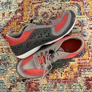 The North Face Women’s 11 M Gray Red Sport Sneakers Waterproof Hiking Athletic - Picture 1 of 6