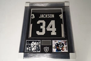 BO JACKSON AUTOGRAPHED FRAMED JERSEY - Picture 1 of 4