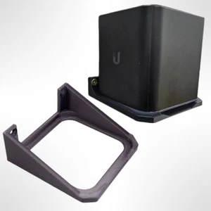 Staffa di montaggio a parete personalizzata per access point router wireless Ubiquiti airCube - Foto 1 di 9