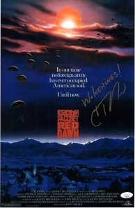 C Thomas Howell Red Dawn 11x17 Signed Photo Poster JSA Certified Autograph - Picture 1 of 2
