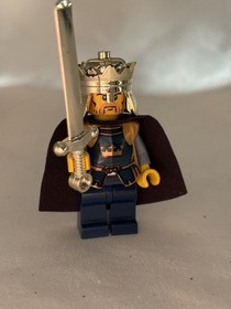 Lego Minifig Castle Fantasy Era 7094 Crown King w/Cape CAS332